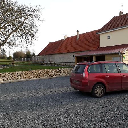 Gite " Le Vieux Noyer" Liesville-sur-Douve Exterior foto