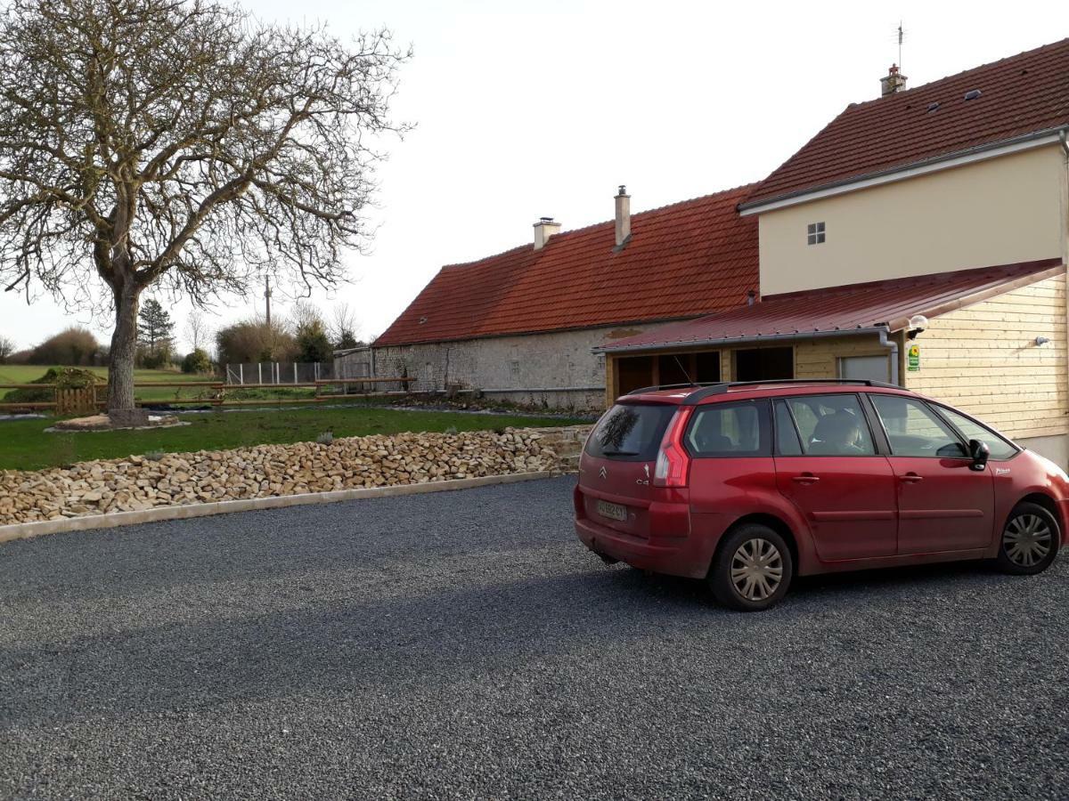 Gite " Le Vieux Noyer" Liesville-sur-Douve Exterior foto