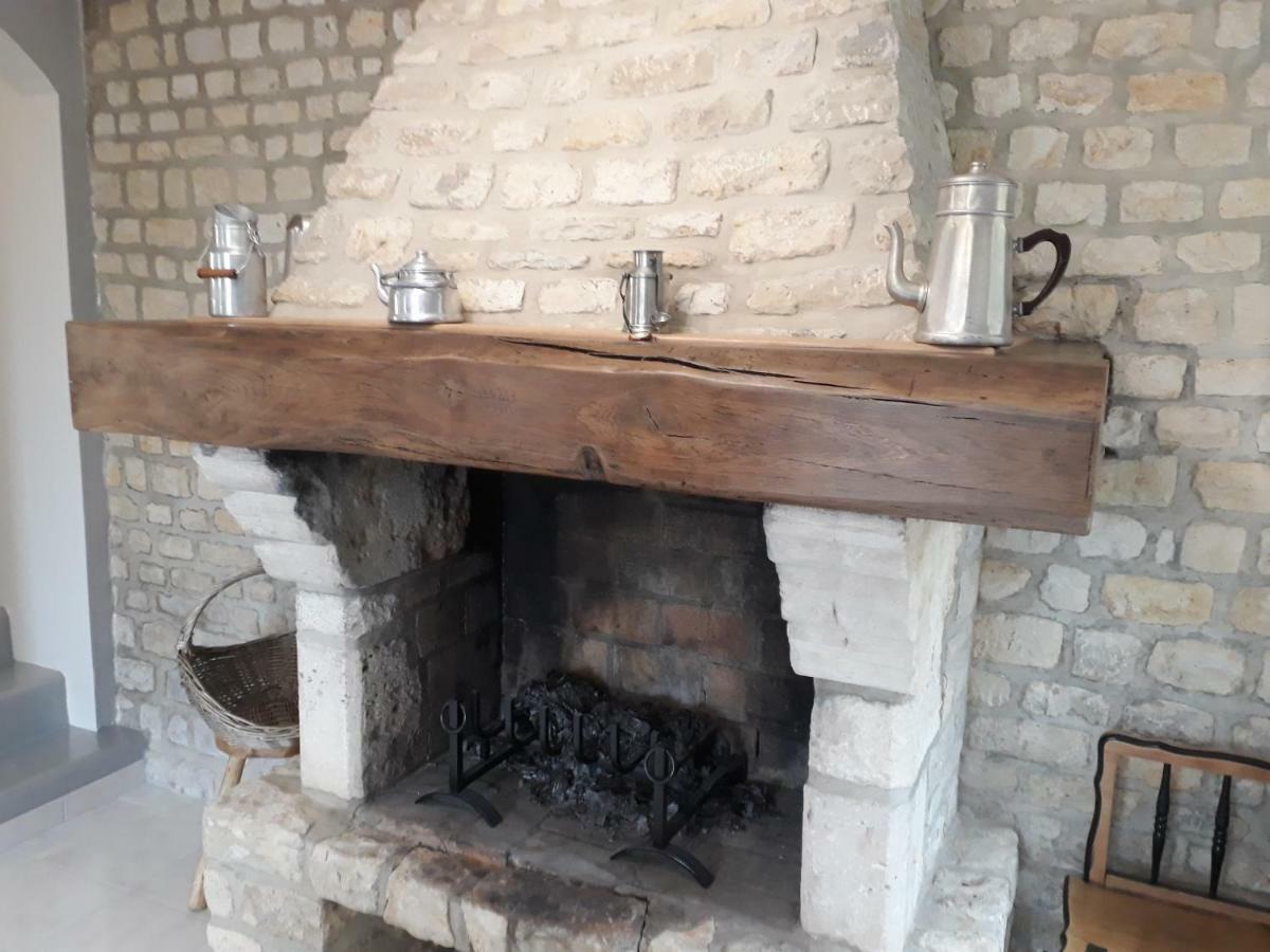Gite " Le Vieux Noyer" Liesville-sur-Douve Exterior foto