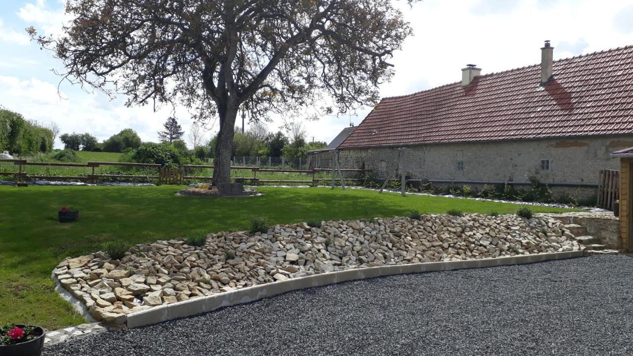 Gite " Le Vieux Noyer" Liesville-sur-Douve Exterior foto